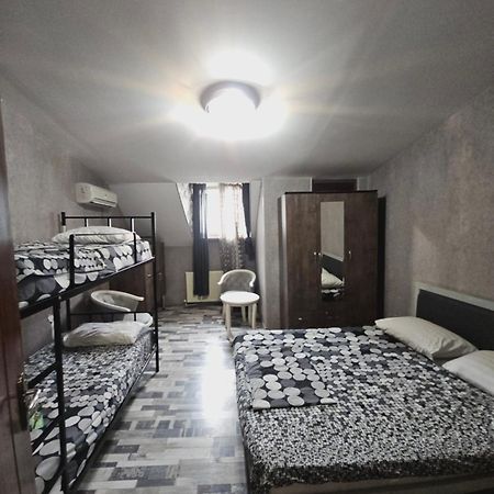 Kiev Hostel Tbiliszi Kültér fotó