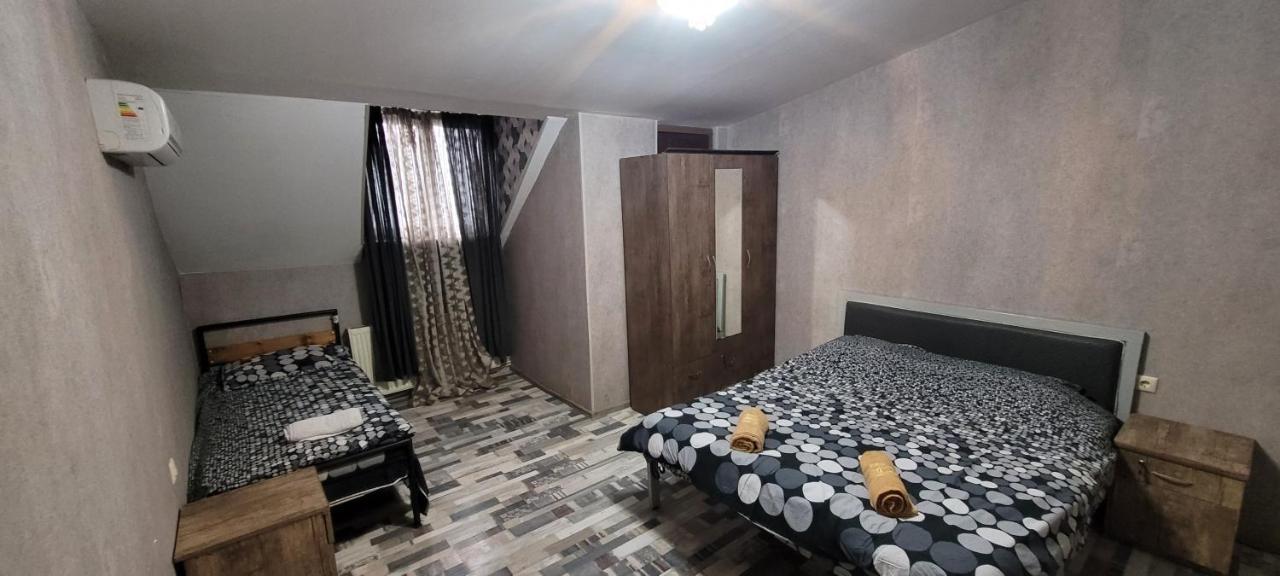 Kiev Hostel Tbiliszi Kültér fotó