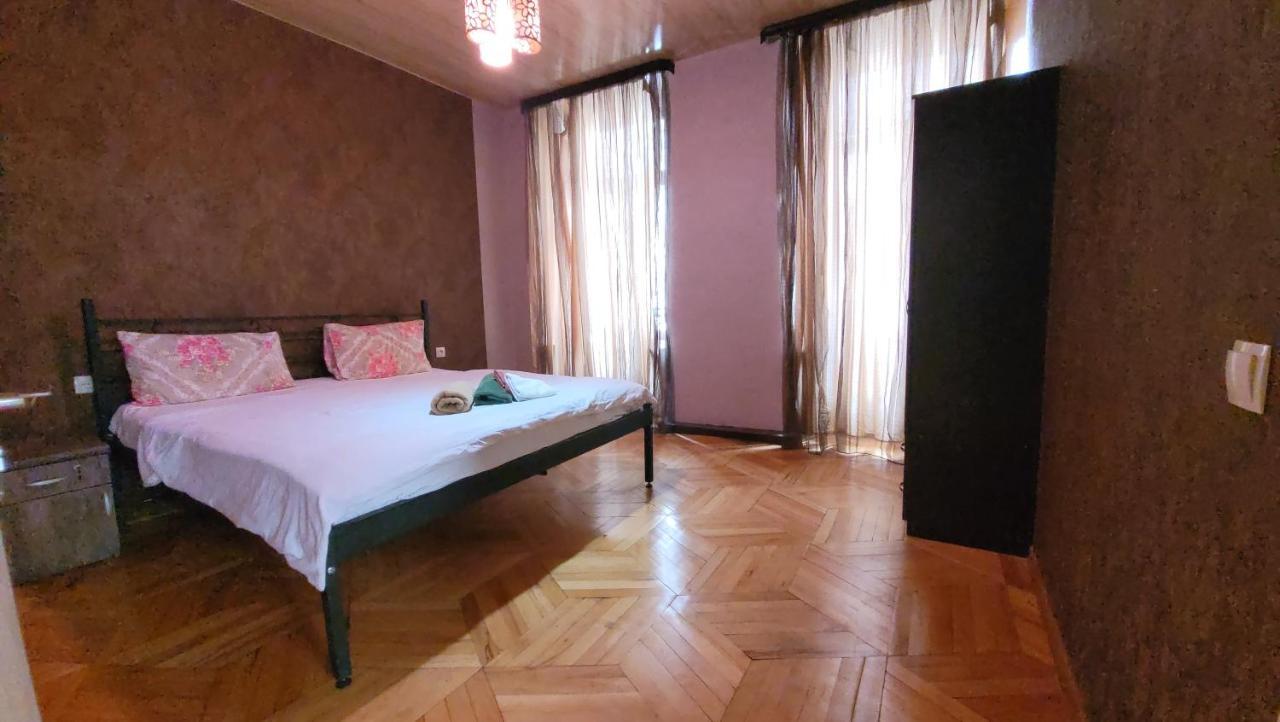 Kiev Hostel Tbiliszi Kültér fotó