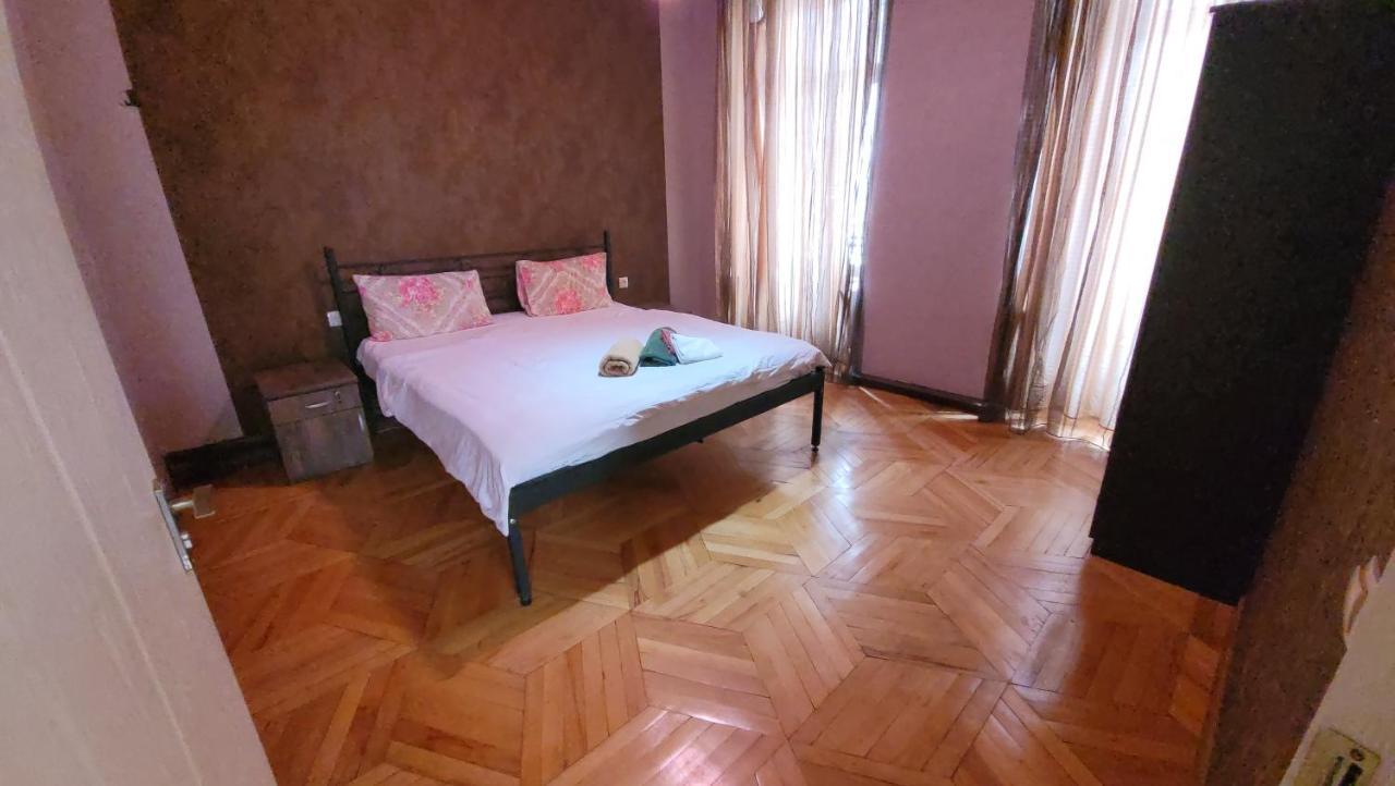 Kiev Hostel Tbiliszi Kültér fotó