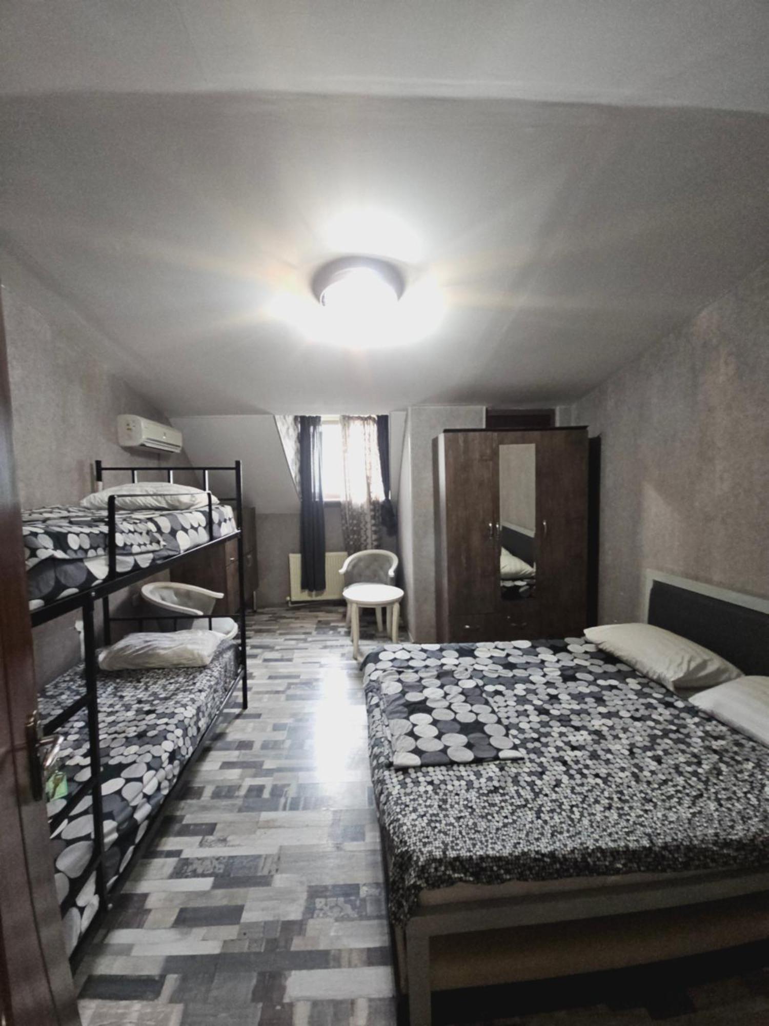 Kiev Hostel Tbiliszi Kültér fotó