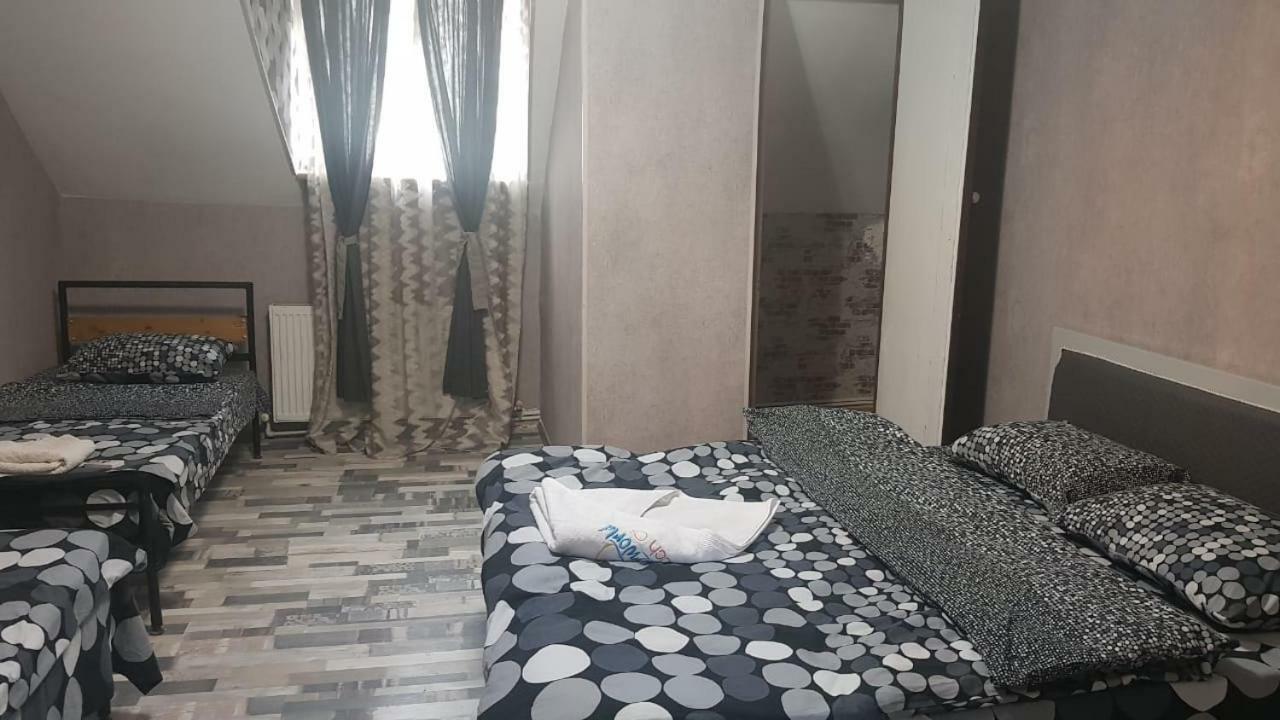Kiev Hostel Tbiliszi Kültér fotó